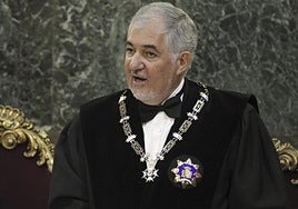 Cándido Conde-Pumpido, atendido de urgencia en Melilla