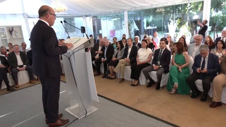 Moreno destaca la aportación de los andaluces al crecimiento de Cataluña