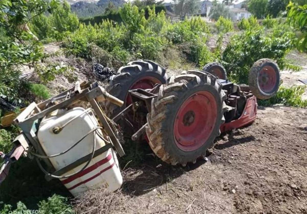 Imagen del tractor en el que viajaba el fallecido