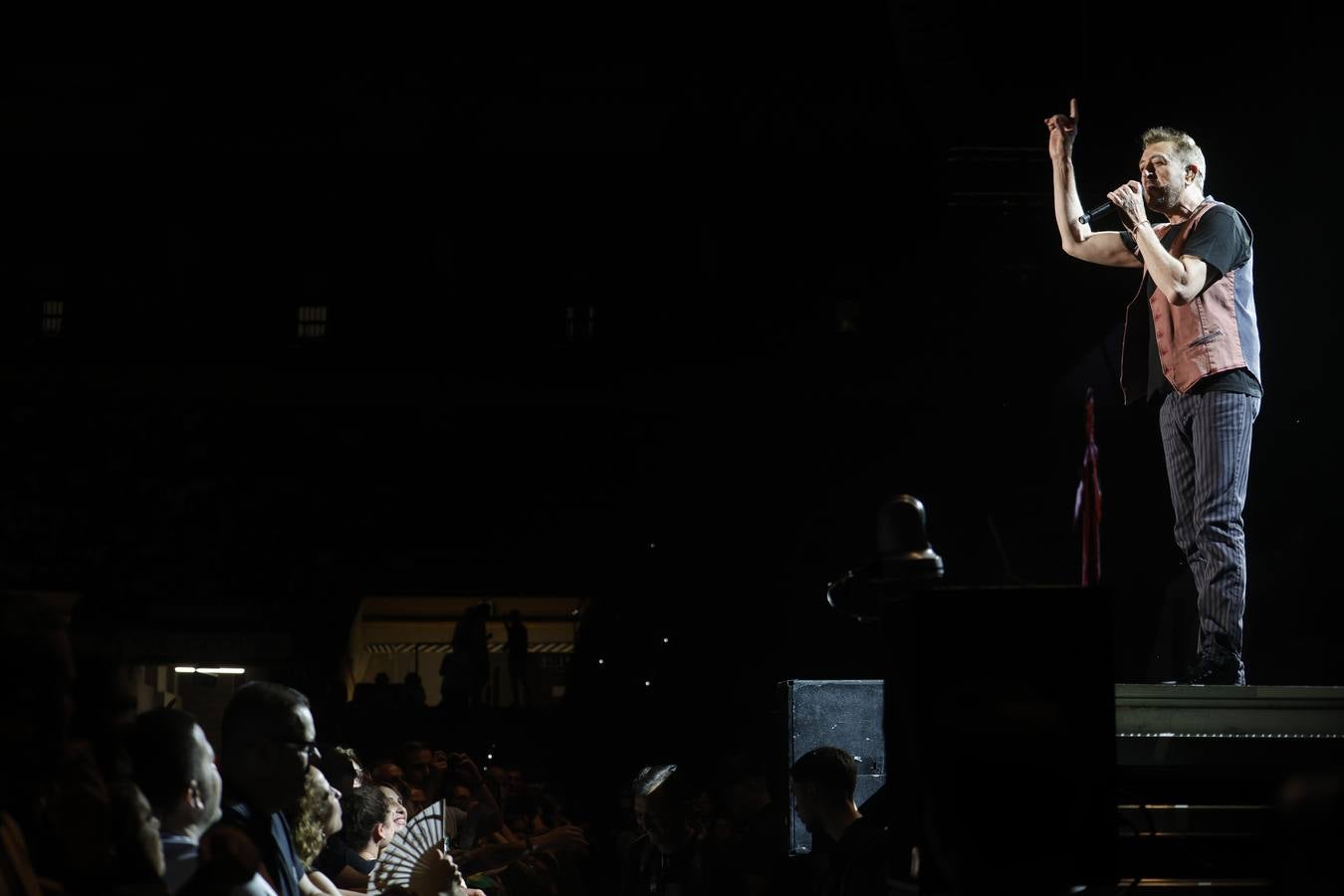 Manolo García enamora al público cordobés con un concierto único en imágenes
