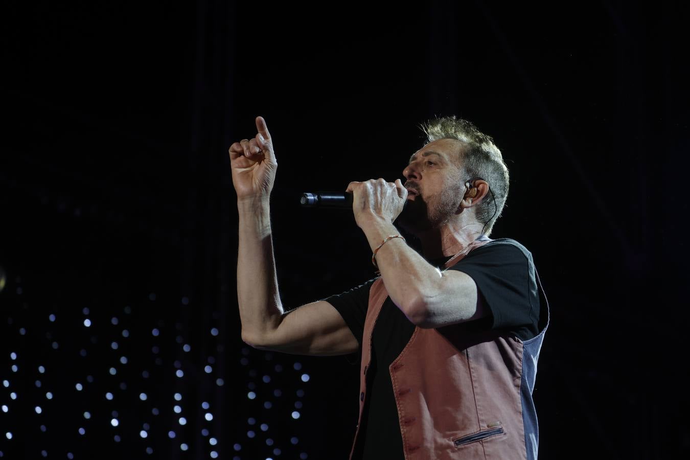 Manolo García enamora al público cordobés con un concierto único en imágenes