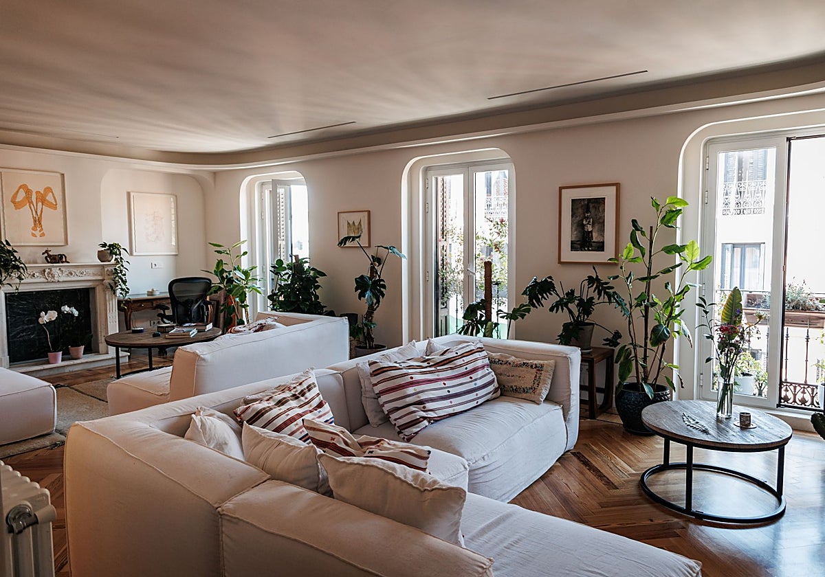 El salón de la galerista mexicana Patricia Martín Méndez, en su piso del barrio de Justicia