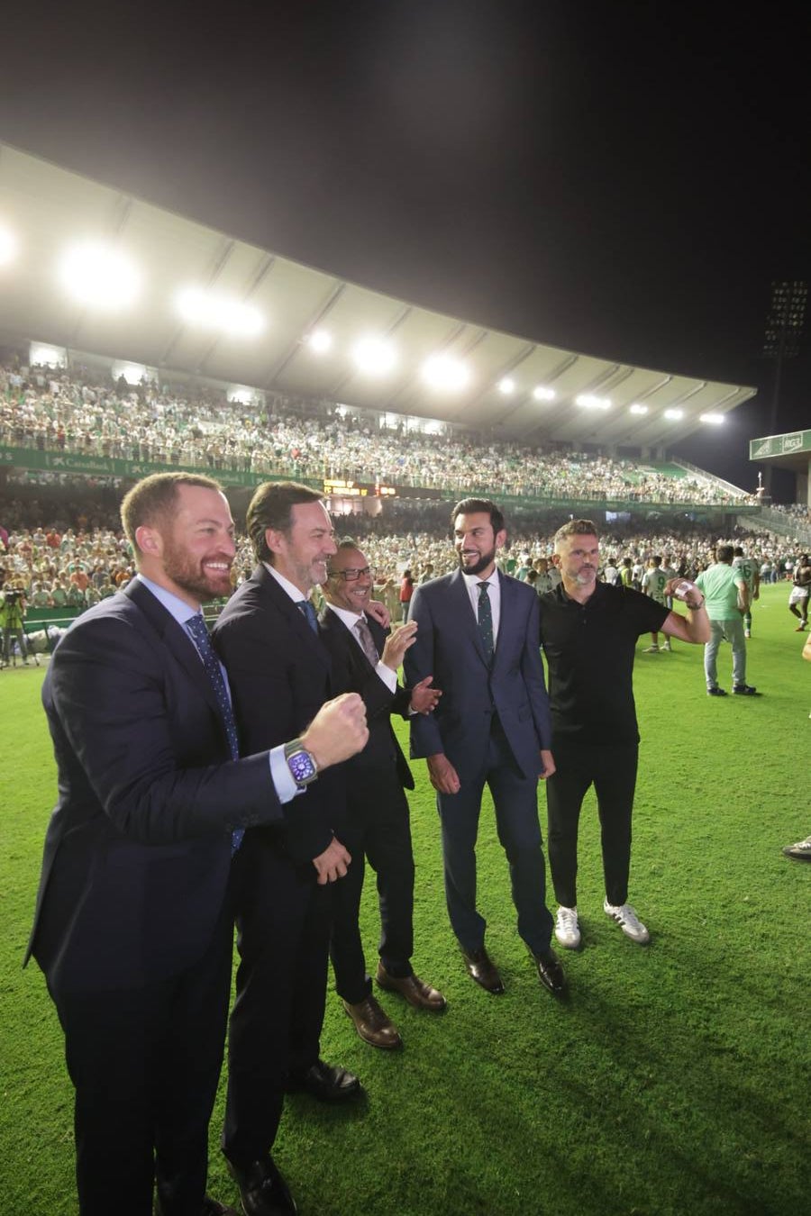 Fotos: la emotiva celebración del ascenso del Córdoba CF en El Arcángel