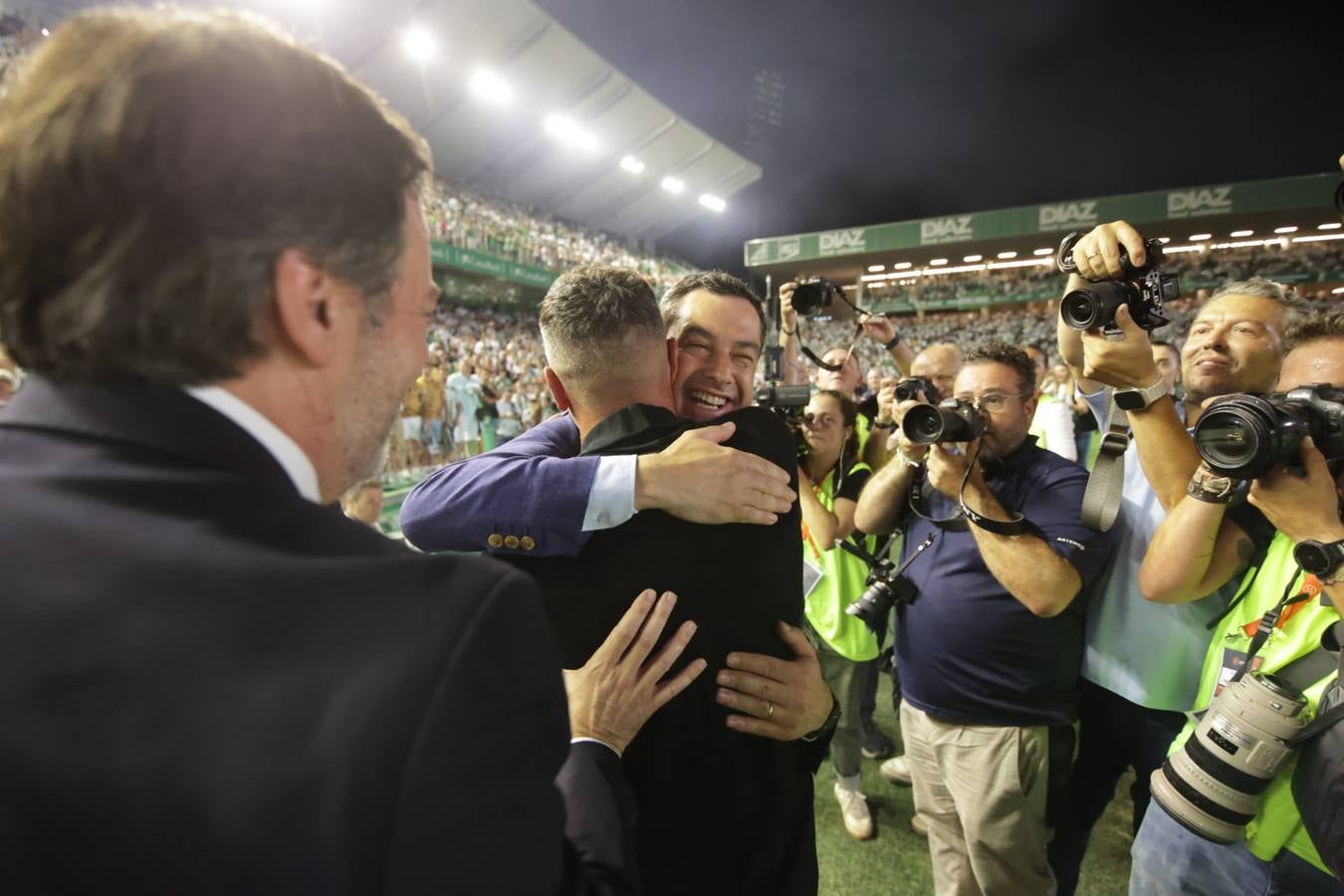 Fotos: la emotiva celebración del ascenso del Córdoba CF en El Arcángel