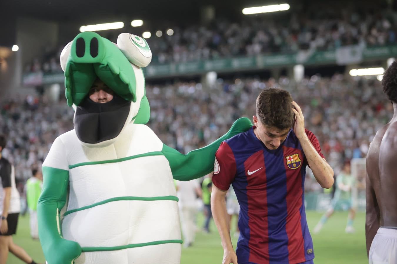 Fotos: la emotiva celebración del ascenso del Córdoba CF en El Arcángel