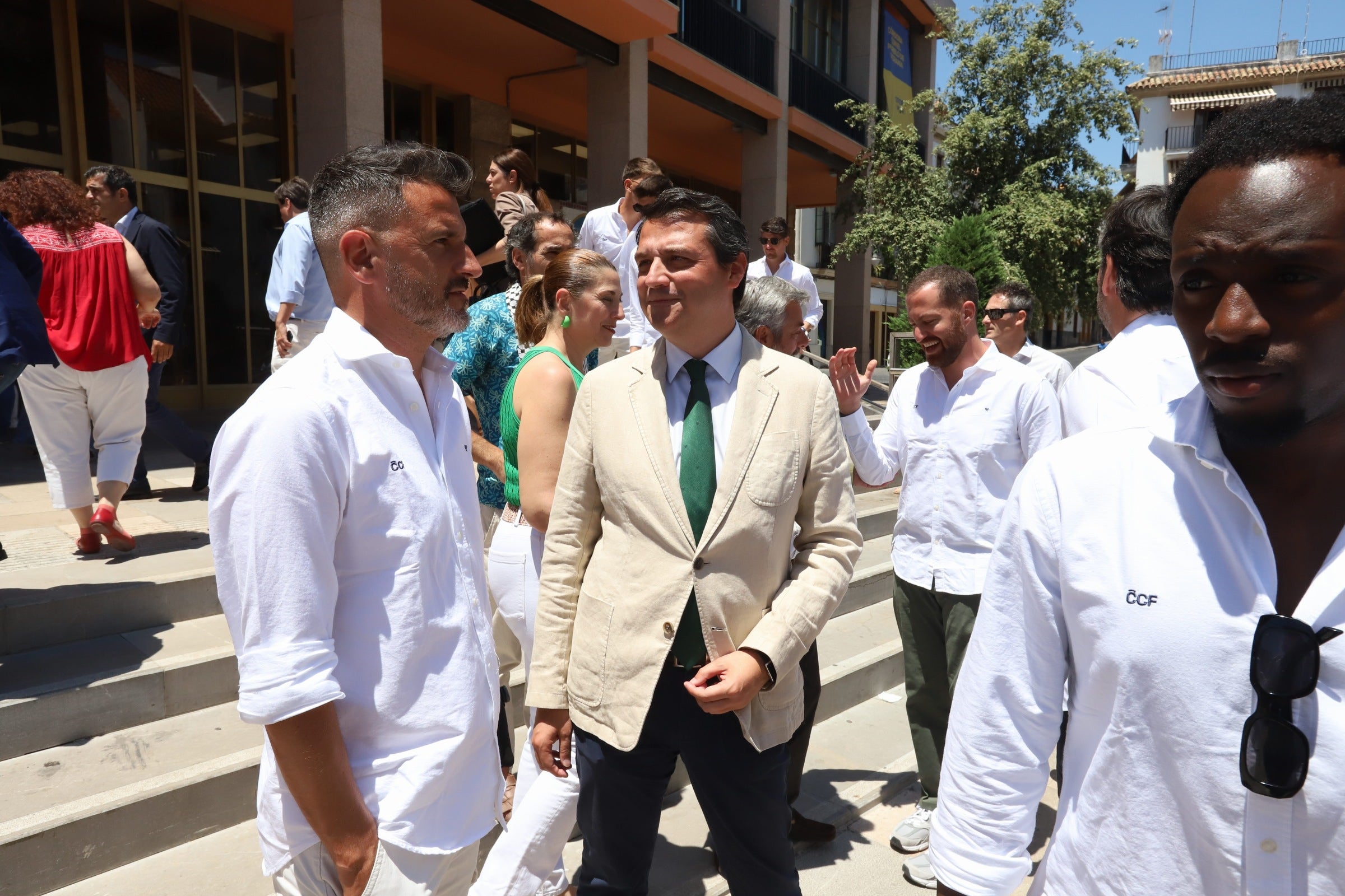 La celebración del ascenso del Córdoba en imágenes: visita a San Rafael y el Ayuntamiento