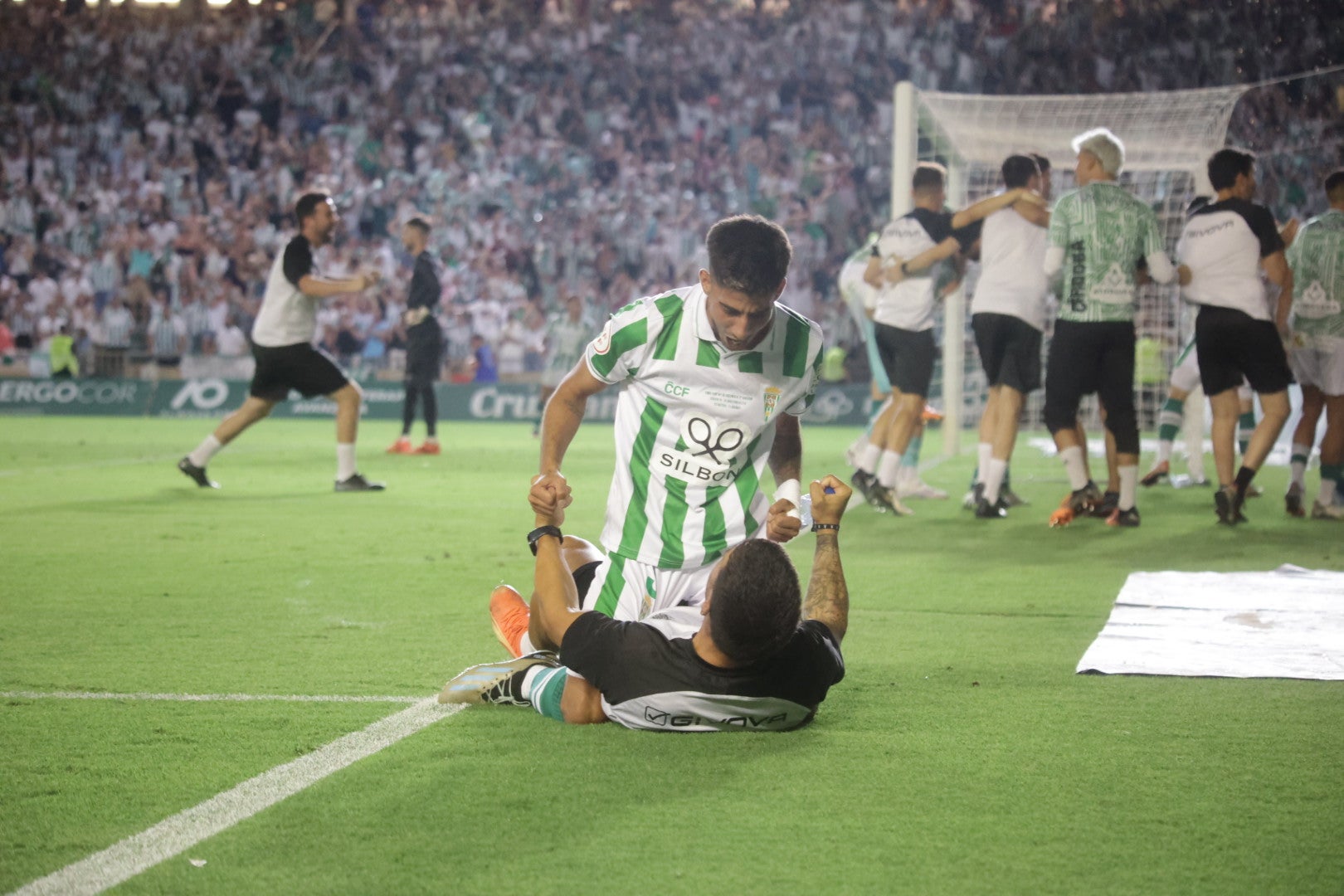 Las mejores imágenes de un ascenso para la historia del Córdoba CF