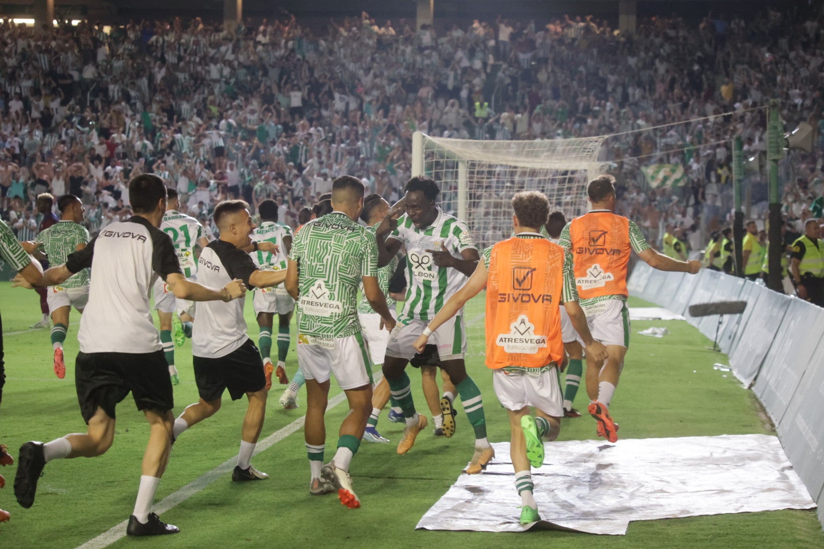 Las mejores imágenes de un ascenso para la historia del Córdoba CF