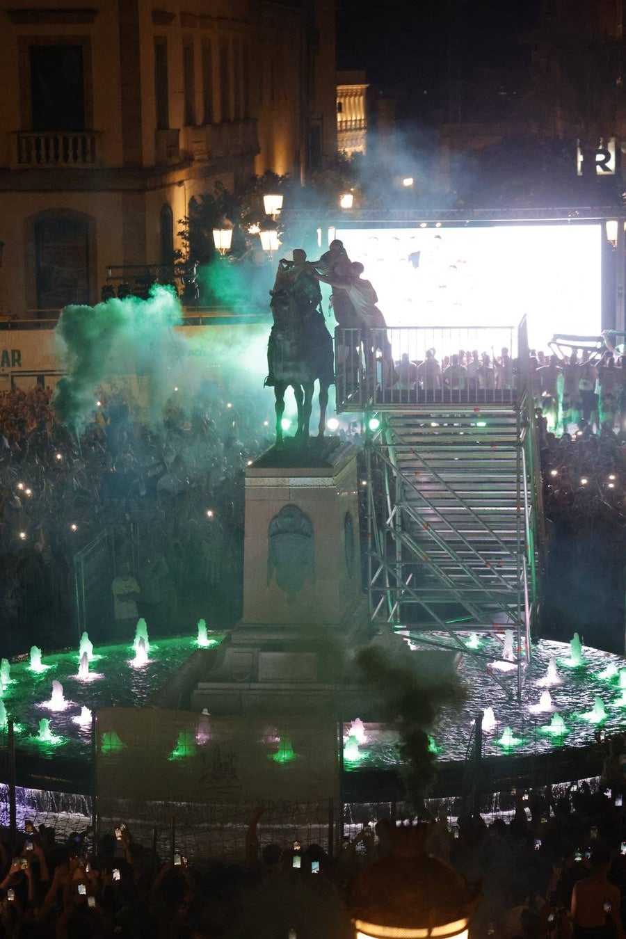 Baño de masas del Córdoba en Las Tendillas, en imágenes