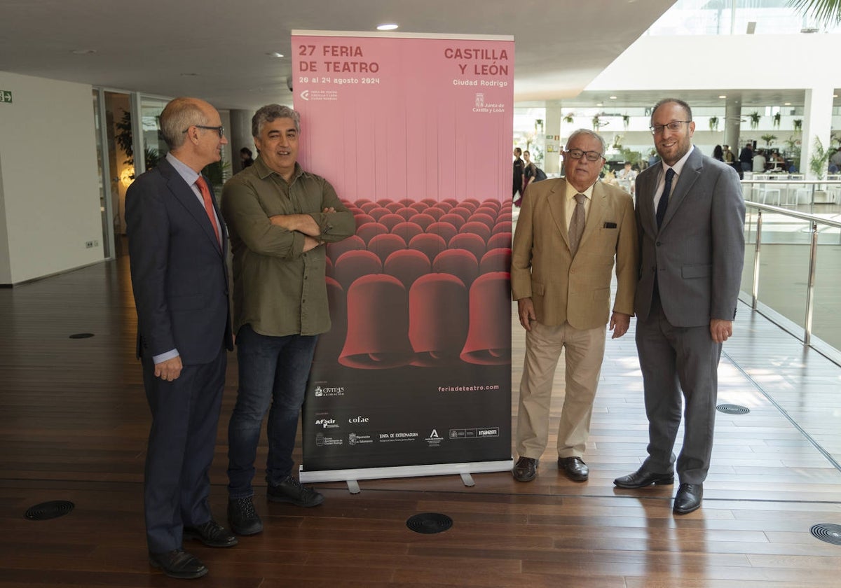 Javier Iglesias, Manuel González, Gonzalo Santonja y Marcos iglesias, durante la presentación de la XXVII edición de la Feria de Teatro de Ciudad Rodrigo