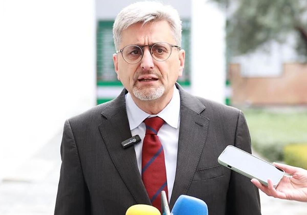 El portavoz socialista Josele Aguilar