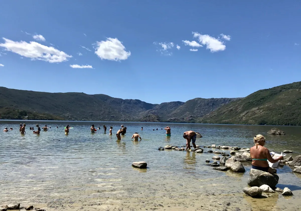 Playa fluvial del Lago de Sanabria