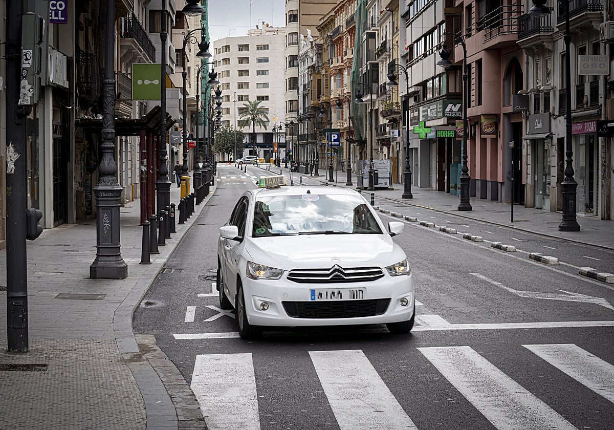 Imagen de archivo de un taxi en Valencia