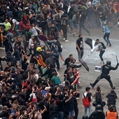 Un mosso recurrirá ante el Supremo la amnistía al manifestante que lo agredió al considerar que la ley no incluye el delito de lesiones
