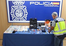 A prisión una banda georgiana por asaltar casas en Valencia: cuatro métodos para robar y billetes de 17 países