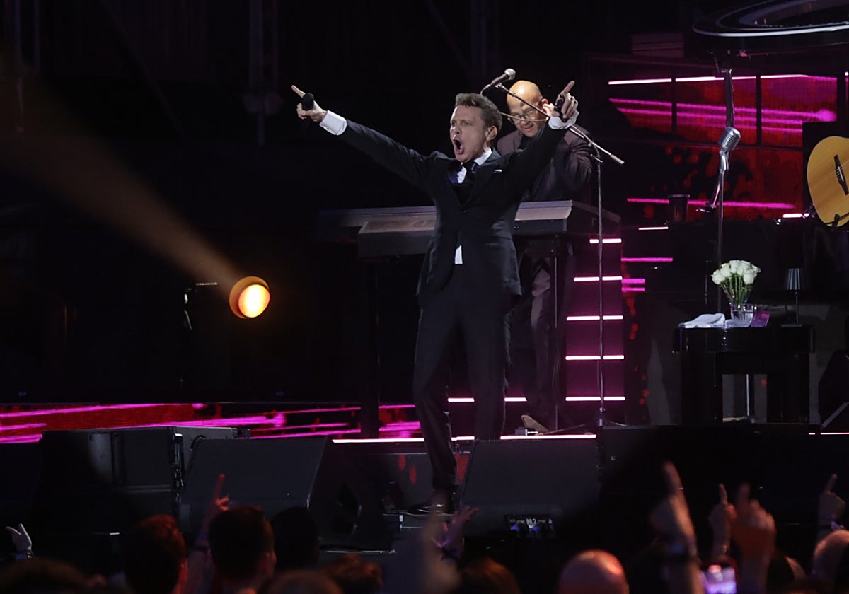 Luis Miguel durante su actuación en Córdoba