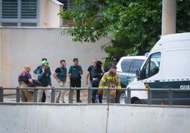 La Guardia Civil detiene al hombre que se atrincheró en un piso de un pueblo de Granada y amenazó con volarlo