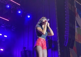 Valencia, a los pies de Aitana: camiseta reivindicativa y actuación estelar en Bigsound 2024