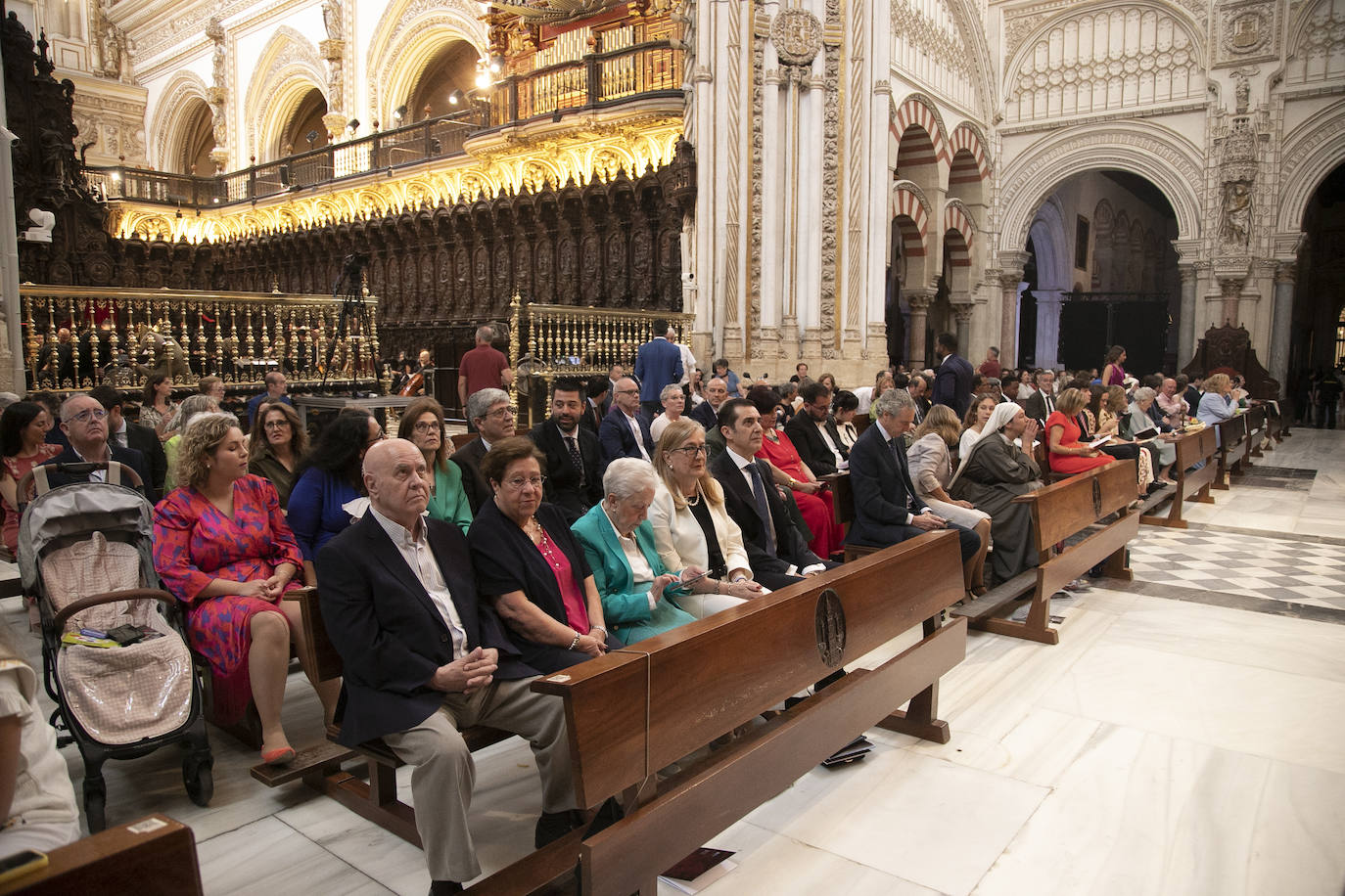 Fotos: la ordenación de ocho nuevos sacerdotes en Córdoba