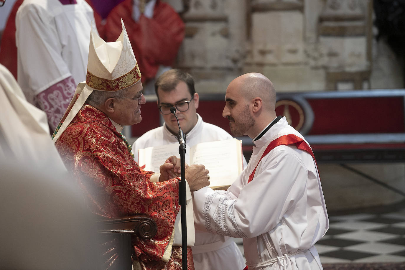 Fotos: la ordenación de ocho nuevos sacerdotes en Córdoba