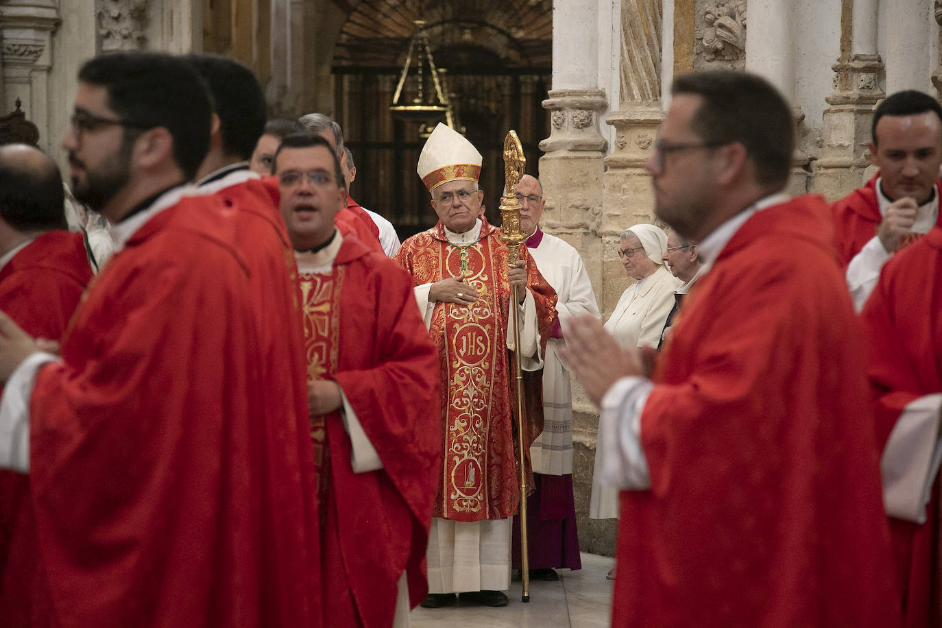 Fotos: la ordenación de ocho nuevos sacerdotes en Córdoba