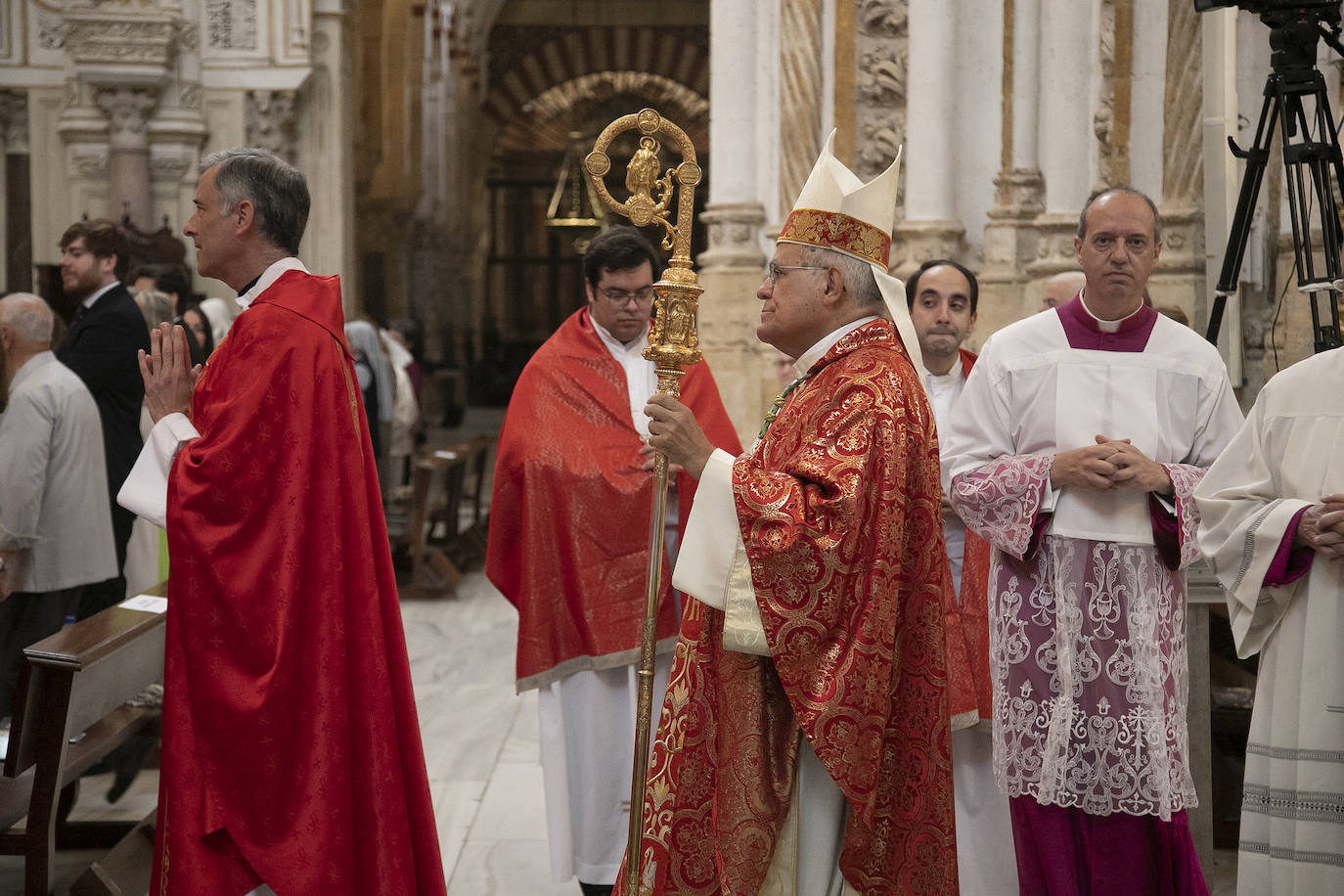 Fotos: la ordenación de ocho nuevos sacerdotes en Córdoba