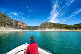 Ocio y aventura para intentar reflotar los embalses de cabecera del Tajo