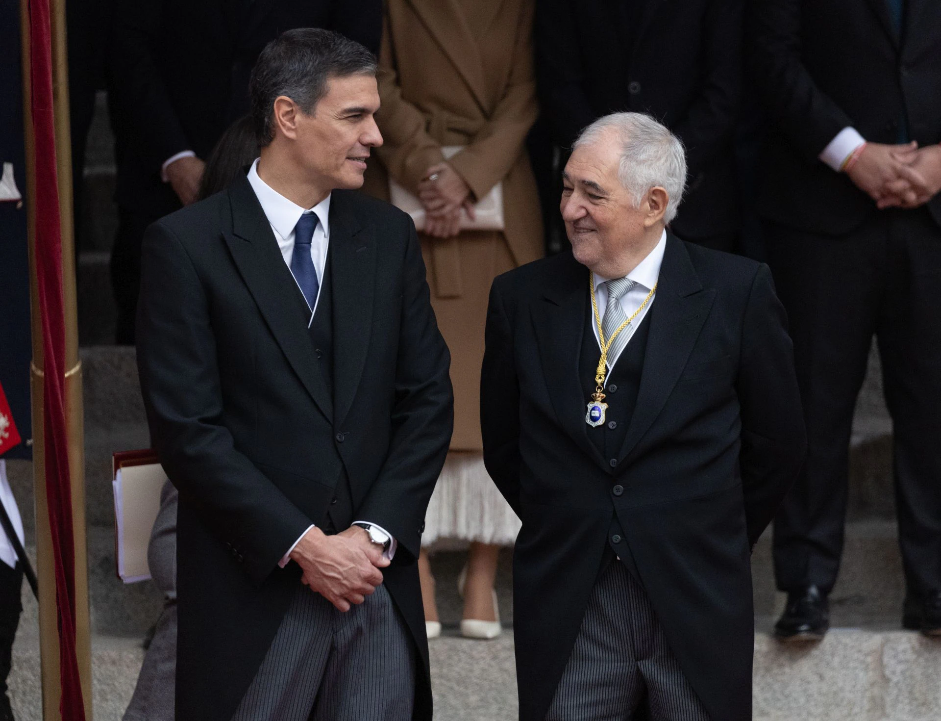 Pedro Sánchez y Cándido Conde Pumpido, durante la jura de la Princesa Leonor