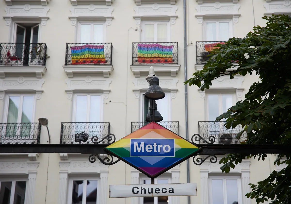 El barrio de Chueca durante los preparativos del Madrid Orgullo (MADO) 2024