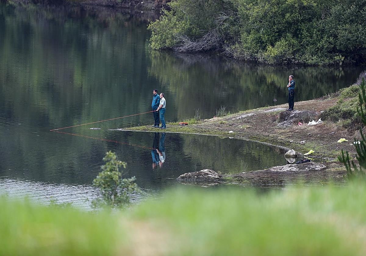 Un operativo de búsqueda de la Guardia Civil en el embalse de Belesar, en Lugo