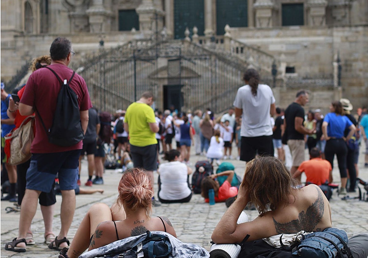 Peregrinos en la plaza del Obradoiro