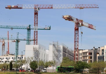 Madrid avalará al cien por cien las hipotecas de primeras viviendas para personas de hasta 40 años