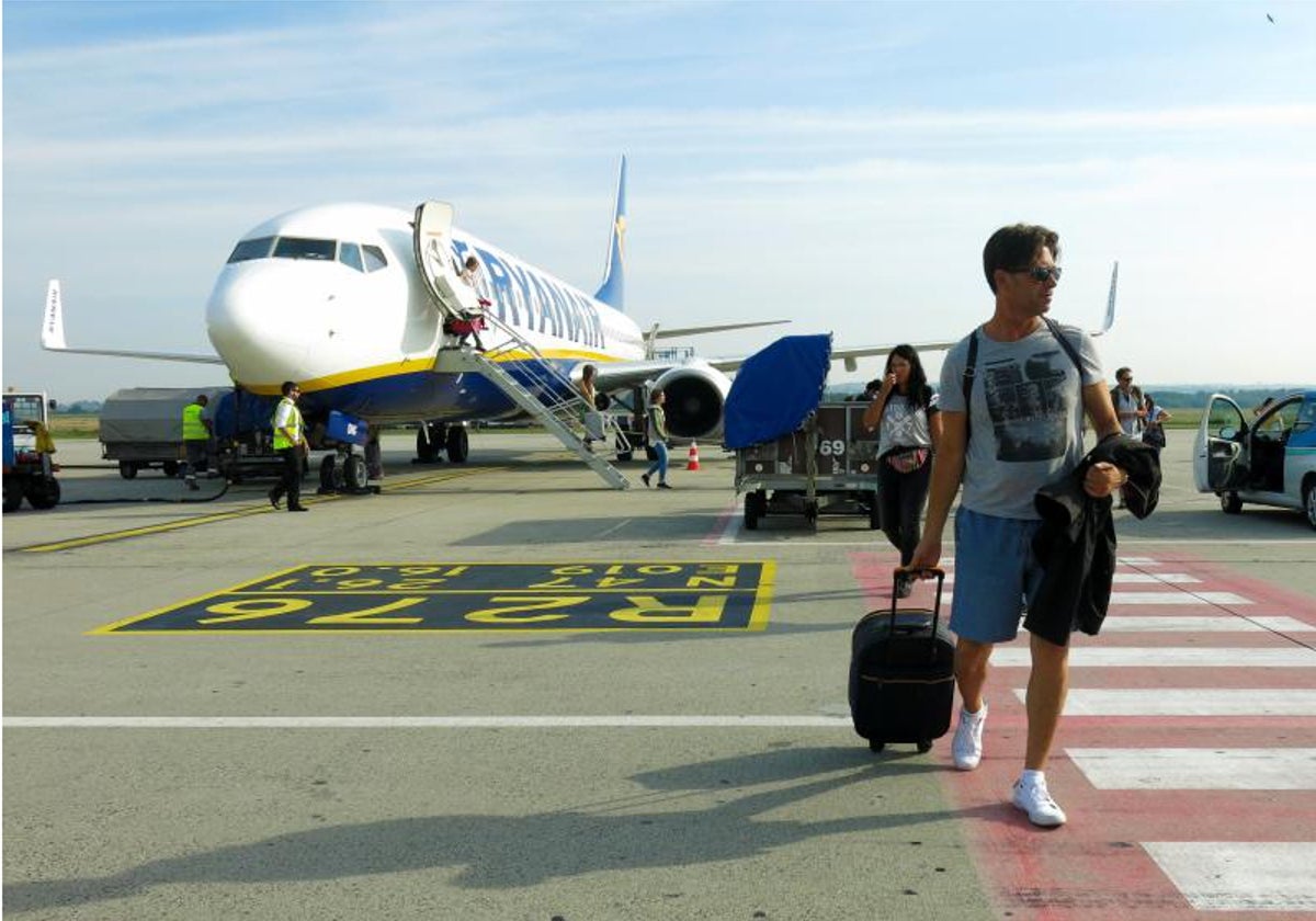 Viajeros de un vuelo procedente de Alicante, en la misma compañía que la turista británica que iba a Paris