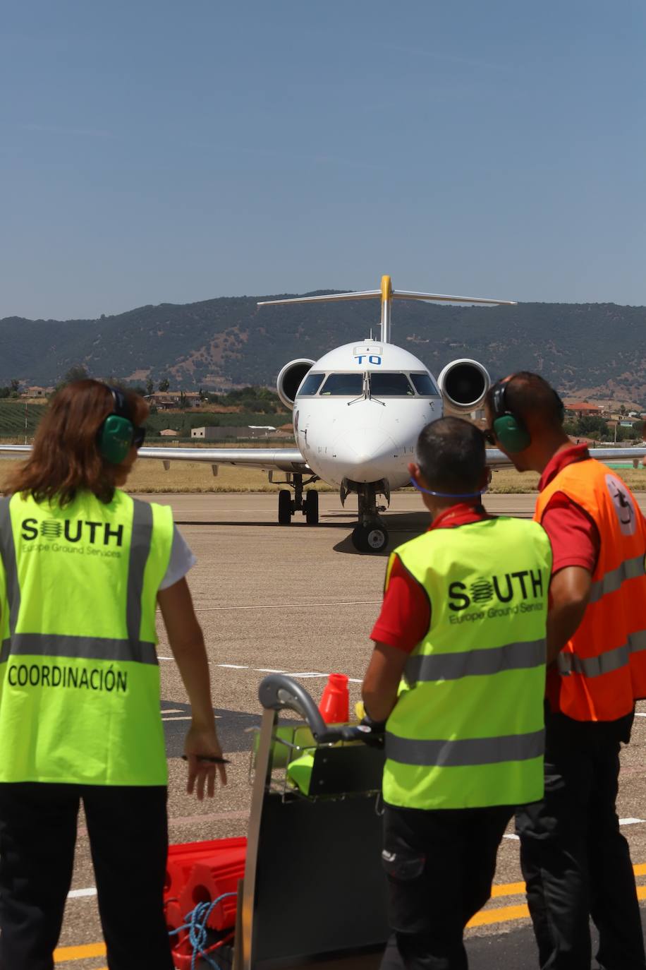 Fotos: la llegada del primer vuelo regular de Palma de Mallorca a Córdoba