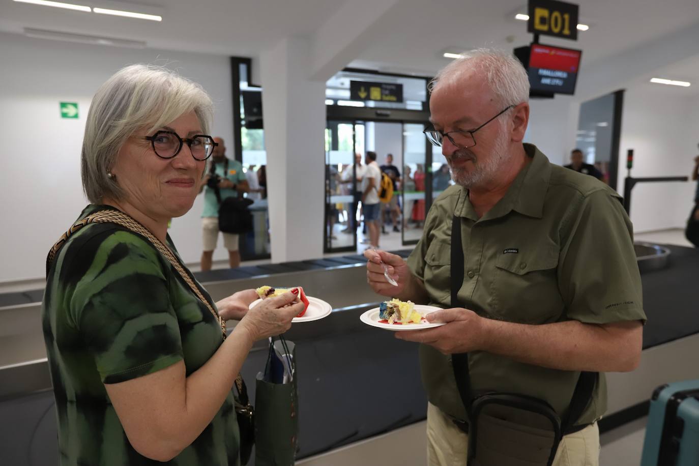 Fotos: la llegada del primer vuelo regular de Palma de Mallorca a Córdoba