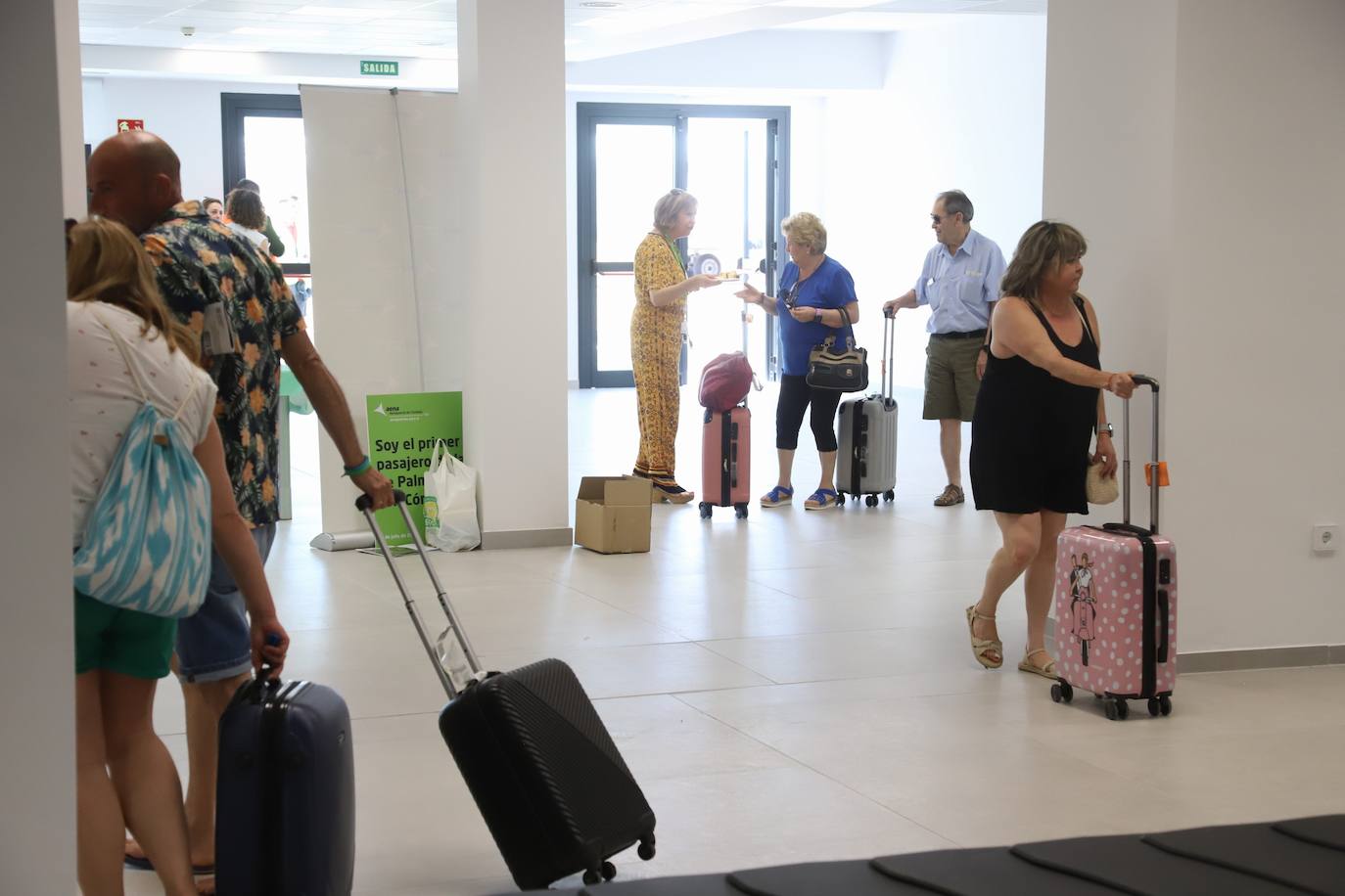 Fotos: la llegada del primer vuelo regular de Palma de Mallorca a Córdoba