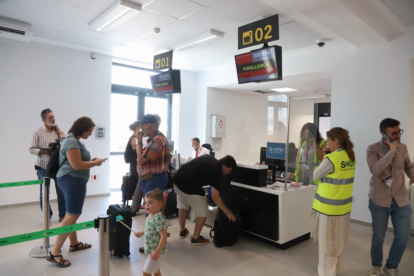 Fotos: la llegada del primer vuelo regular de Palma de Mallorca a Córdoba