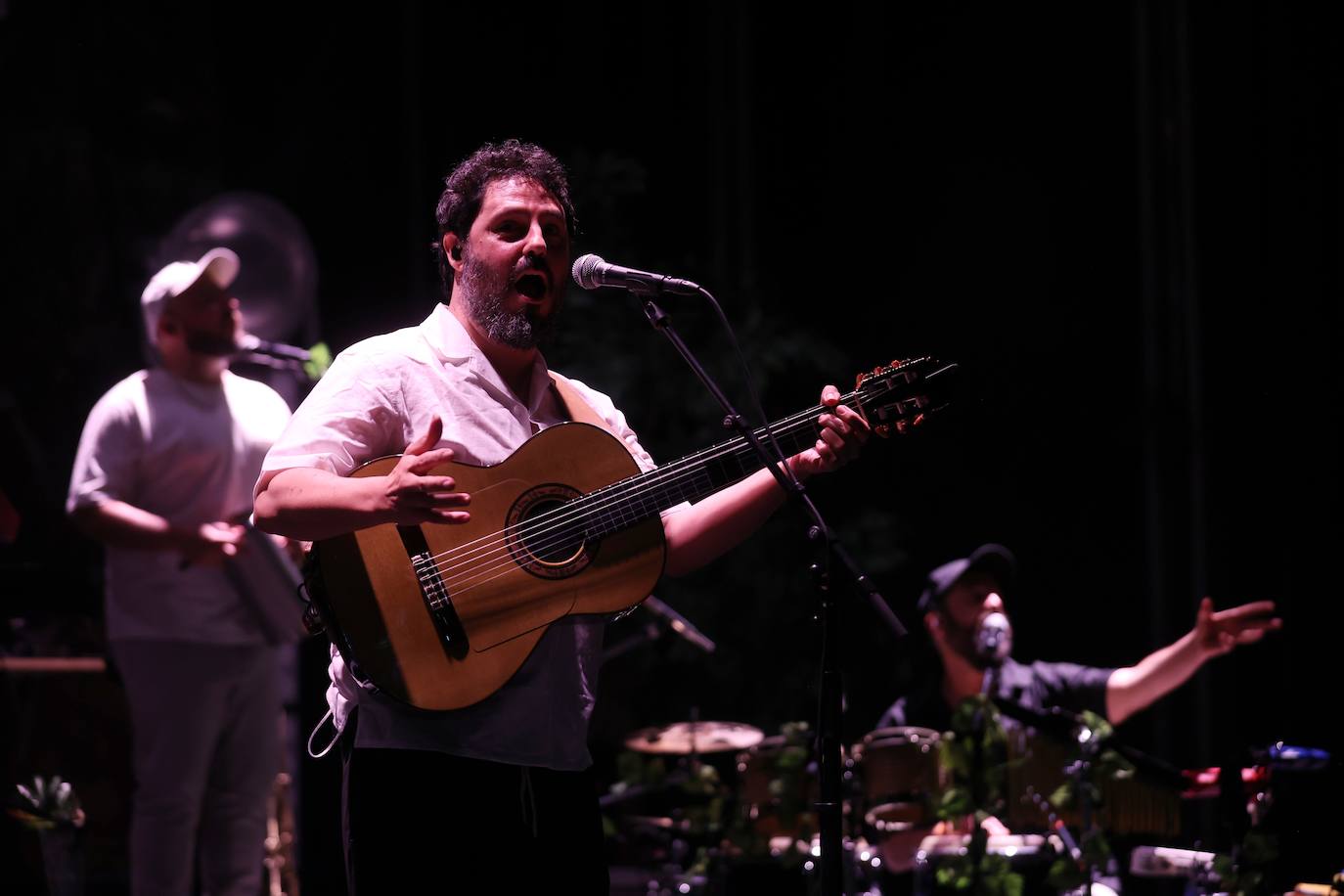 Fotos: El Kanka refresca con sus canciones en el Festival de la Guitarra la noche de Córdoba