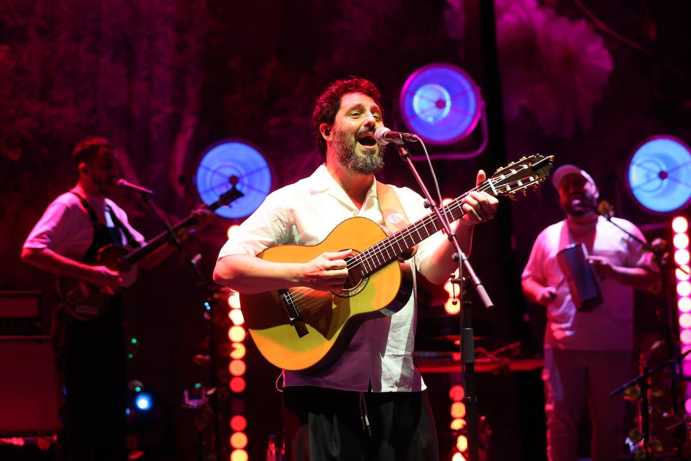 Fotos: El Kanka refresca con sus canciones en el Festival de la Guitarra la noche de Córdoba