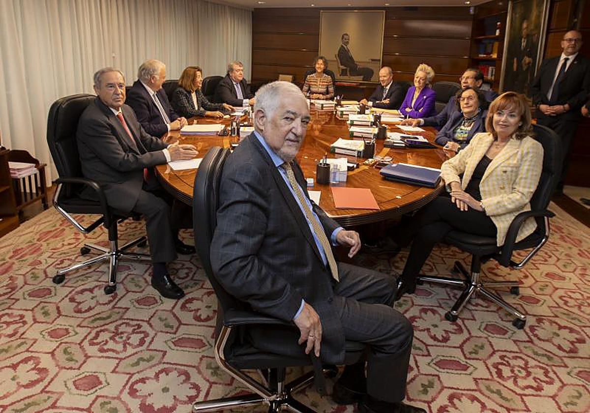 Conde-Pumpido preside el Pleno de l Tribunal Constitucional