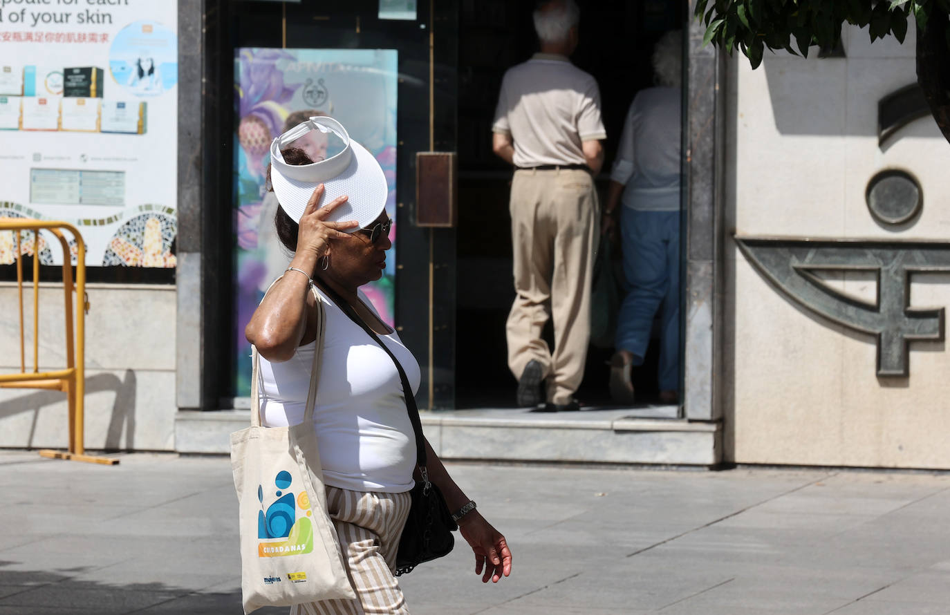 La primera ola de calor del verano en Córdoba, en imágenes