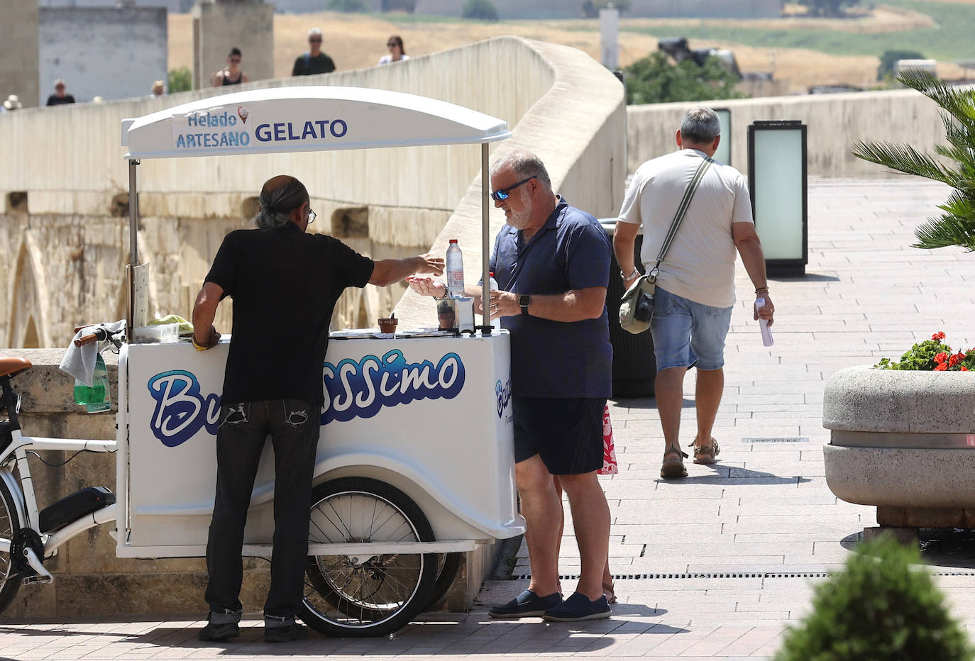 La primera ola de calor del verano en Córdoba, en imágenes