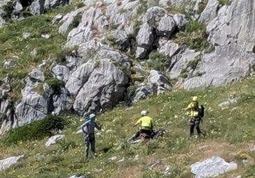 Rescatado un escalador tras caer 50 metros cuando practicaba rapel en Las Peñas del Prado (León)