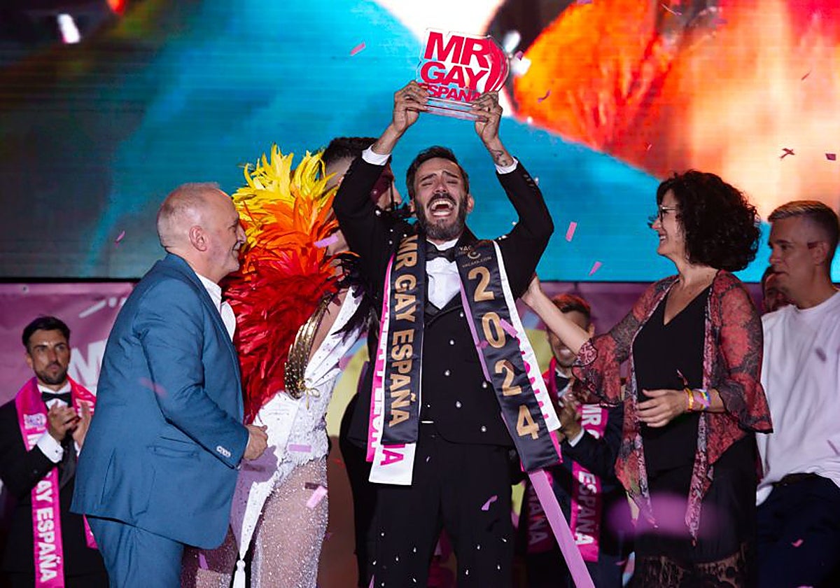 Álex Redondo, en el momento de su coronación como Mr. Gay España 2024