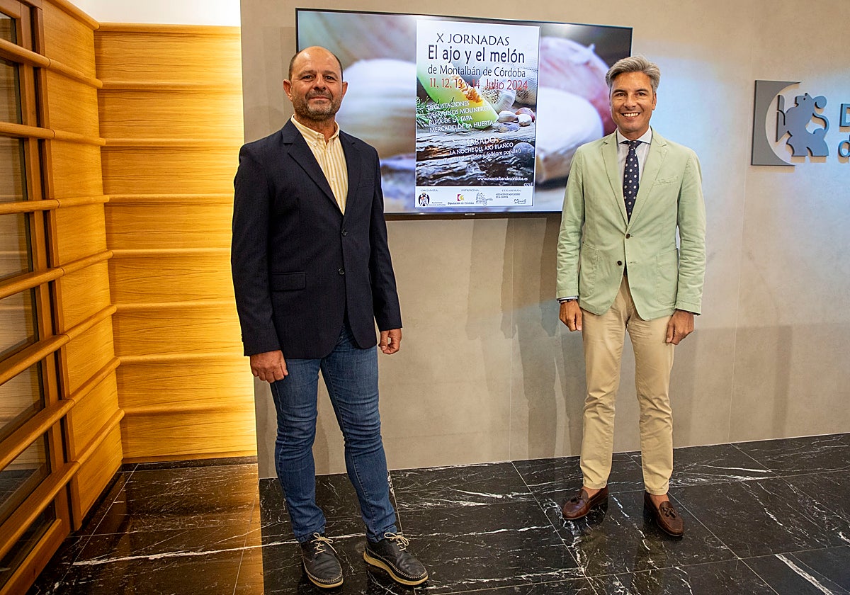 Andres Lorite, derecha, junto a Miguel Ruz esta mañana en la Diputación de Córdoba