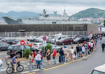 Zarpan de Bilbao los tres buques de la Armada entre críticas del PNV: «Es una imposición»