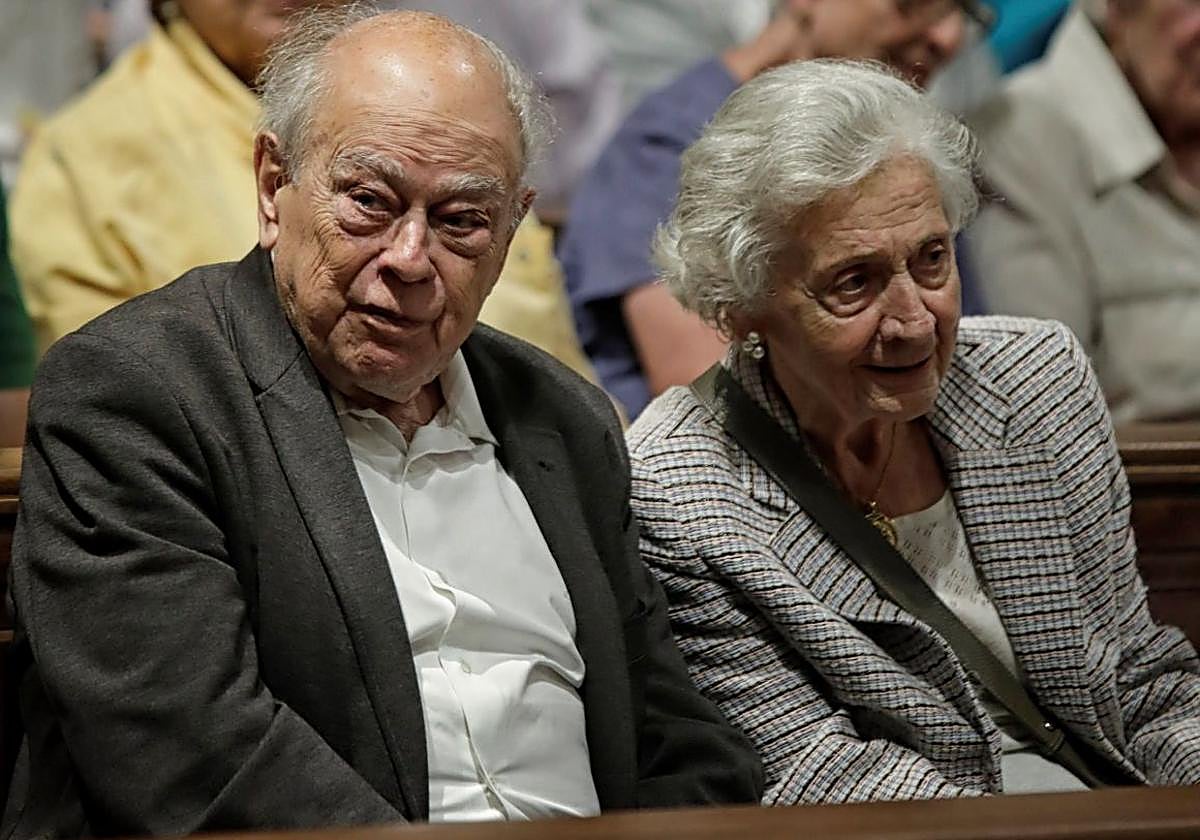 Marta Ferrusola junto a Jordi Pujol