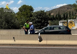 Un guardia civil fuera de servicio salva la vida a un anciano que se había desorientado cuando paseaba por una autovía