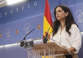 Vox se agarra a los barones del PP con los que gobierna para tumbar el reparto de menas: «Lo que diga Feijóo es irrelevante»