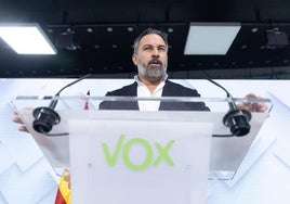 Abascal da por dinamitados los pactos de gobierno con el PP y reúne a su cúpula de urgencia este jueves